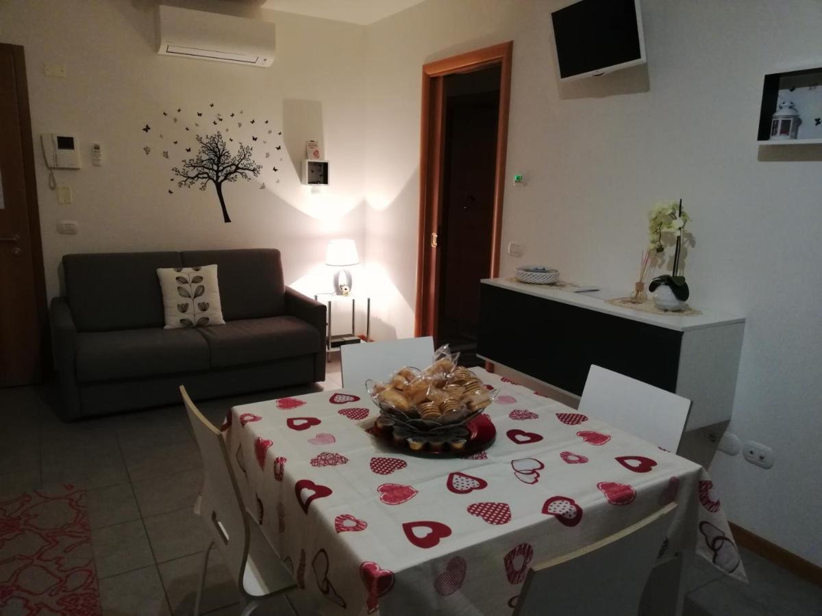Ca Delle Rose Apartment โรเวเรโต ภายนอก รูปภาพ
