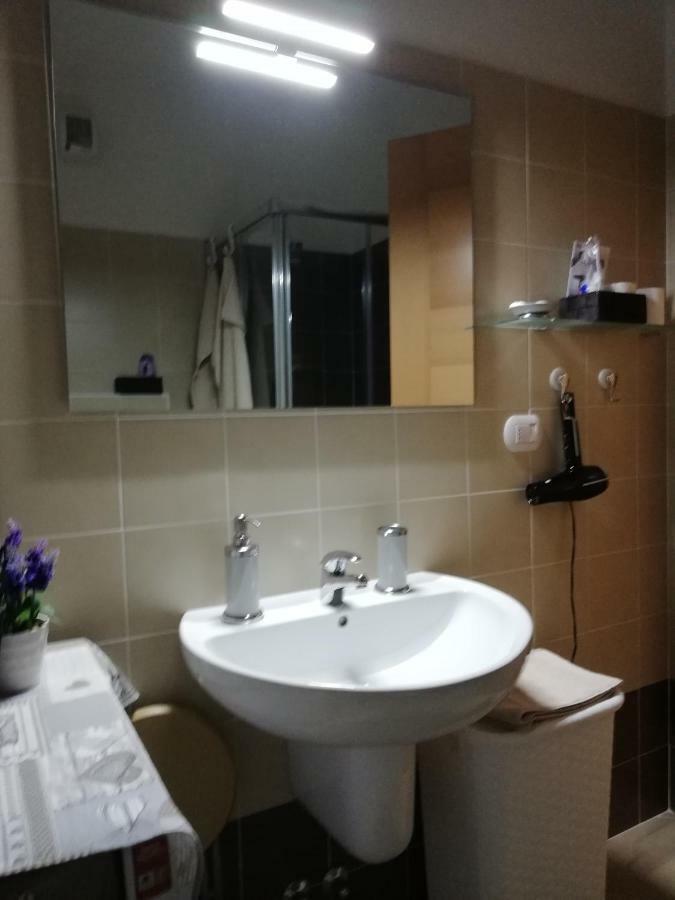 Ca Delle Rose Apartment โรเวเรโต ภายนอก รูปภาพ
