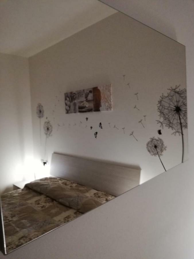 Ca Delle Rose Apartment โรเวเรโต ภายนอก รูปภาพ