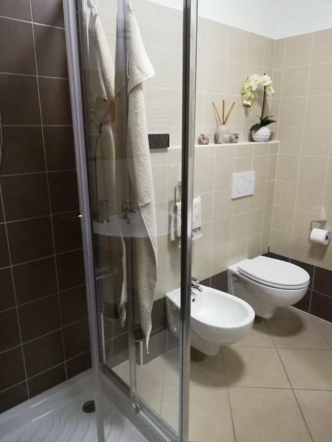 Ca Delle Rose Apartment โรเวเรโต ภายนอก รูปภาพ
